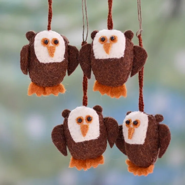  Handorigins  Handmade Set of 4 Wool Ornaments, 'Solemn Brown Owls' (India) - Brown BY Rajesh Ghloth technical drawing
