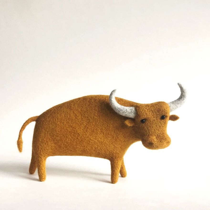 WOOL FELT CUTE BISON handcrafted product